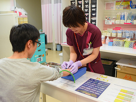 写真：外来部門 診療の様子