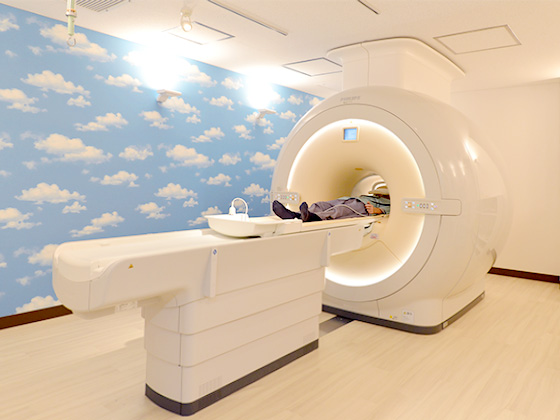 写真：MRI検査装置